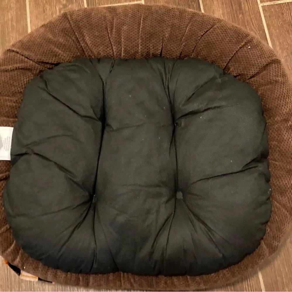 Cozy Cream Pet Bed Very Soft and Warm